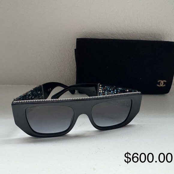 One-of-a-Kind Chanel Sunglasses – Iconic, Elegant, Rare - Picture 1 of 2